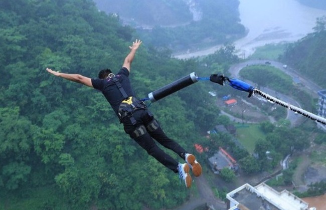 himalayan bungee jumping in rishikesh